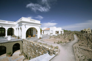 argentina_cavas_wine_lodge_exterior